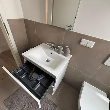 1 Og Direkt An Der Laga 2026 - Moderne Stadtwohnung Am Neusser Markt! *