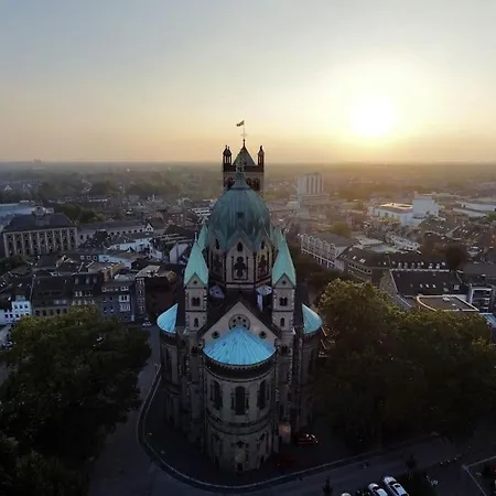 1 Og Direkt An Der Laga 2026 - Moderne Stadtwohnung Am Neusser Markt! Appartamento