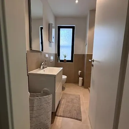 Apartment Direkt An Der Landesgartenschau 2026 - Moderne Stadtwohnung Am Neusser Markt! Neuss