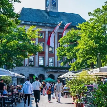 1 Og Direkt An Der Laga 2026 - Moderne Stadtwohnung Am Neusser Markt! Appartamento