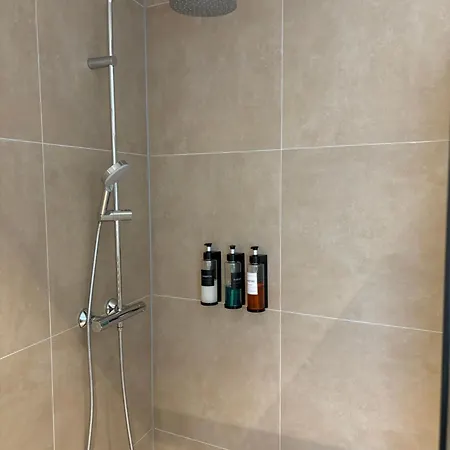 1 Og Direkt An Der Laga 2026 - Moderne Stadtwohnung Am Neusser Markt! 아파트