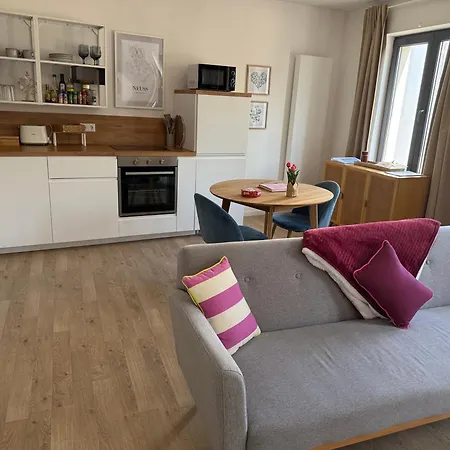 1 Og Direkt An Der Laga 2026 - Moderne Stadtwohnung Am Neusser Markt! 아파트