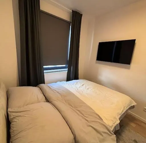 1 Og Direkt An Der Laga 2026 - Moderne Stadtwohnung Am Neusser Markt! * نيوس