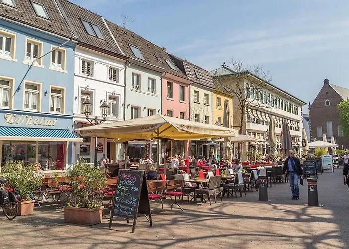 1 Og Direkt An Der Laga 2026 - Moderne Stadtwohnung Am Neusser Markt! شقة نيوس