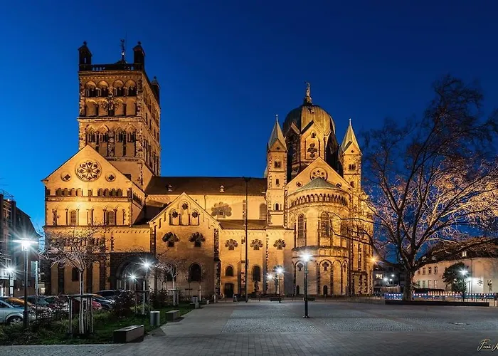 1 Og Direkt An Der Laga 2026 - Moderne Stadtwohnung Am Neusser Markt! * نيوس