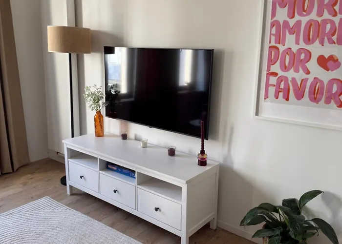 شقة 1 Og Direkt An Der Laga 2026 - Moderne Stadtwohnung Am Neusser Markt!